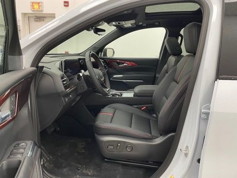 New 2026 Chevrolet Traverse RS w/ LPO, Floor Liner Package image 9