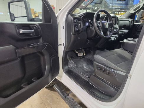 Used 2023 Chevrolet Silverado 2500 Custom w/ Custom Convenience Package AWD/4WD image 22
