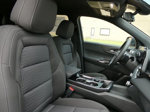 New 2027 Chevrolet Equinox LT FWD image 9