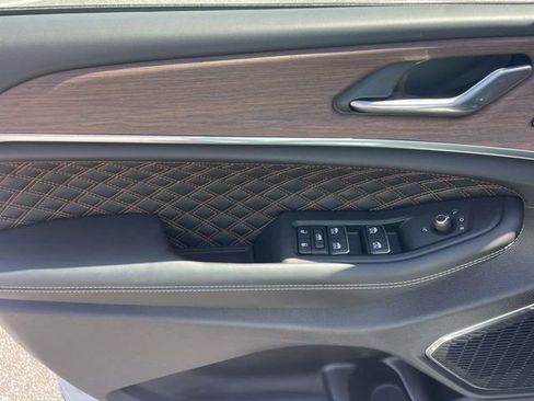 Used 2025 Jeep Grand Cherokee Summit image 17