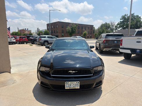 Used 2014 Ford Mustang Premium RWD image 5