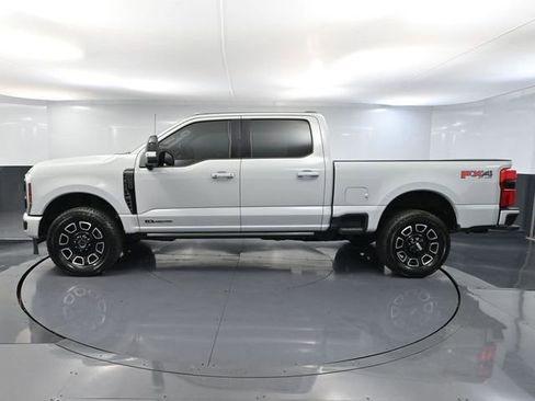 Used 2025 Ford F250 Platinum w/ FX4 Off-Road Package image 10