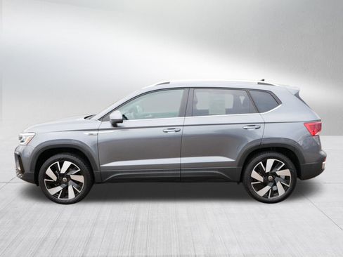 Used 2024 Volkswagen Taos SEL image 4