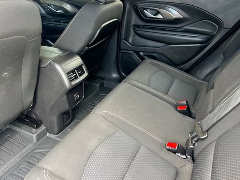 Used 2024 GMC Terrain SLE w/ Driver Convenience Package image 12