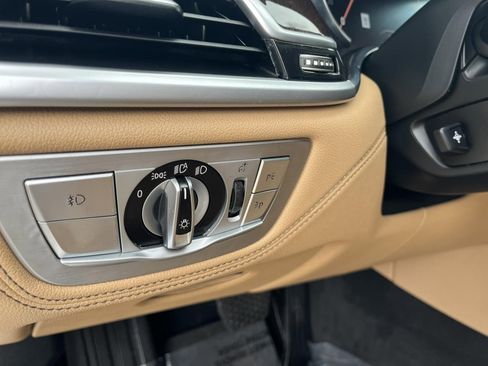 Used 2016 BMW 750i RWD image 17