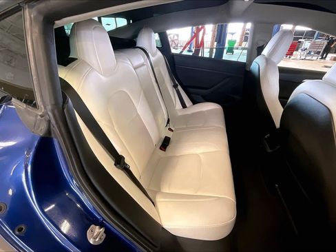 Used 2021 Tesla Model 3 Performance image 17