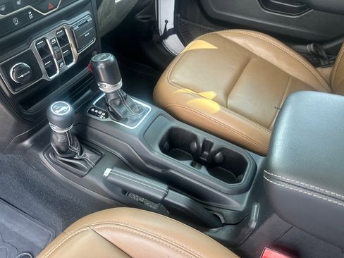 Used 2023 Jeep Wrangler Sahara w/ Cold Weather Group image 21