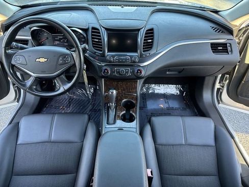 Used 2014 Chevrolet Impala LT w/ Convenience Package image 9