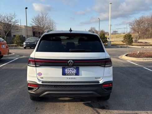 New 2026 Volkswagen Taos SE AWD/4WD image 7