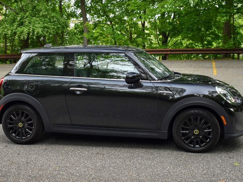 Used 2024 MINI Cooper SE FWD image 12