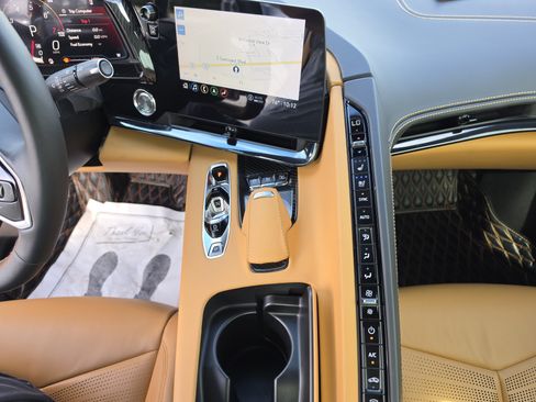 Used 2023 Chevrolet Corvette Stingray Premium Conv w/ Z51 Performance Package RWD image 19