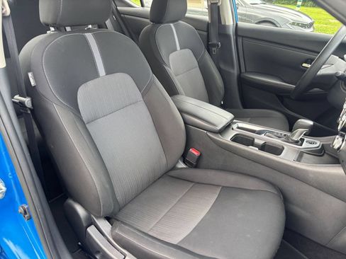 Used 2025 Nissan Sentra SV FWD image 36