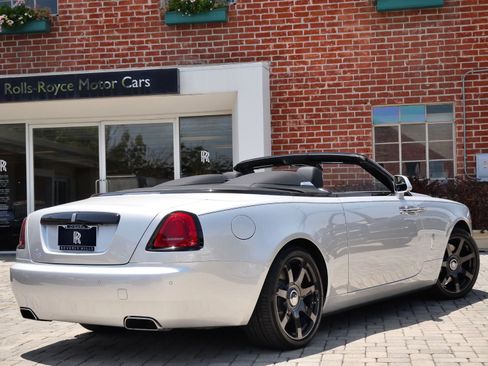 Used 2021 Rolls-Royce Dawn RWD image 2