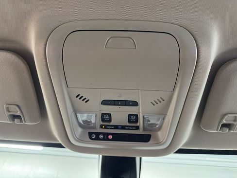 Used 2019 GMC Acadia Denali w/ Technology Package AWD/4WD image 20