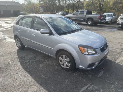 Used 2010 Kia Rio5 image 1