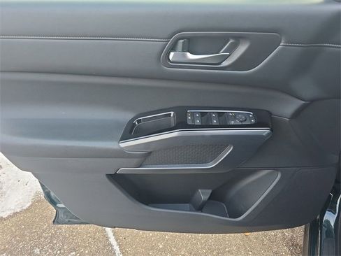 Certified 2023 Nissan Pathfinder SL w/ Black Appearance Package image 13