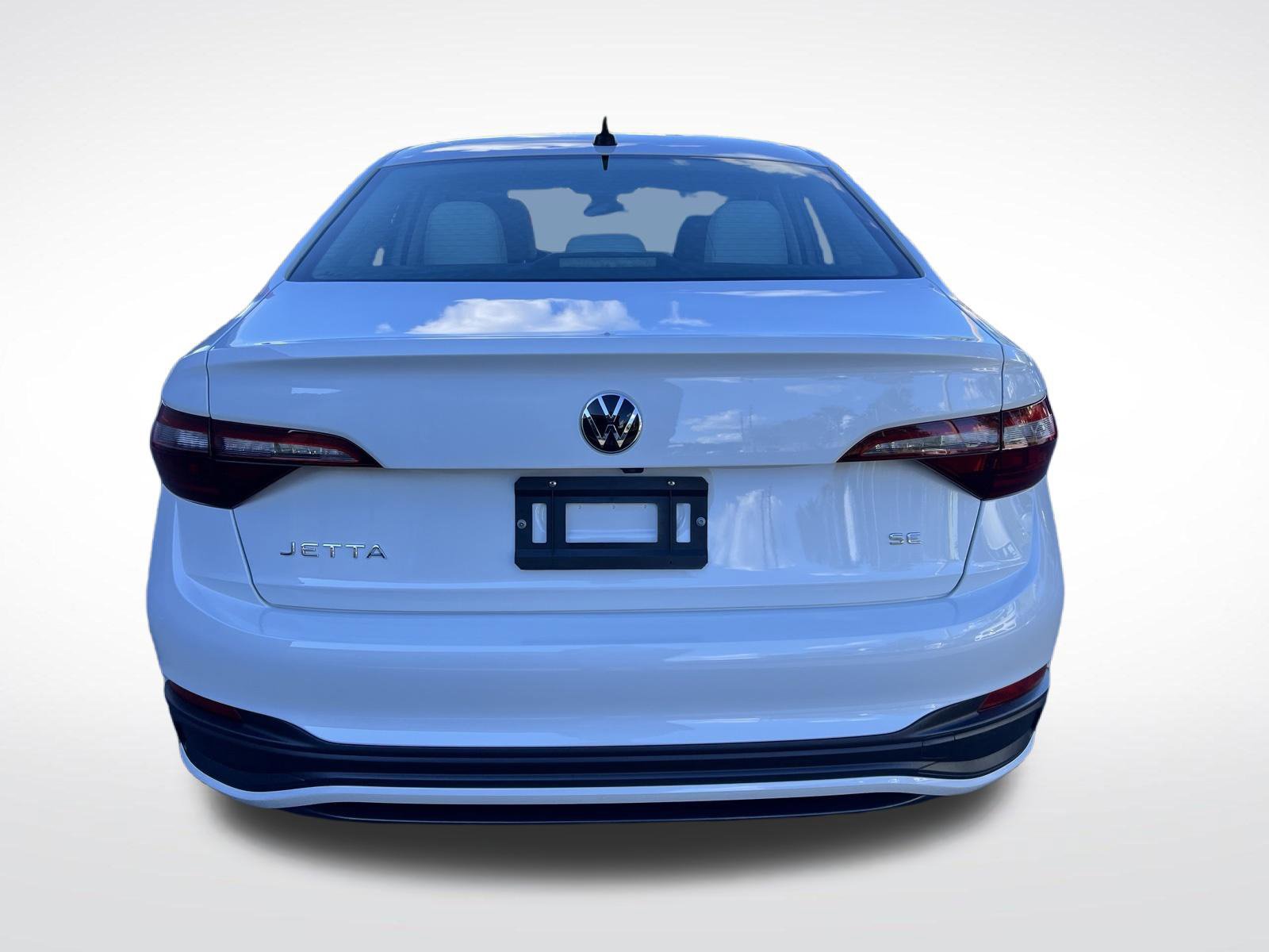 Used 2024 Volkswagen Jetta SE w/ Panoramic Sunroof Package FWD image 7
