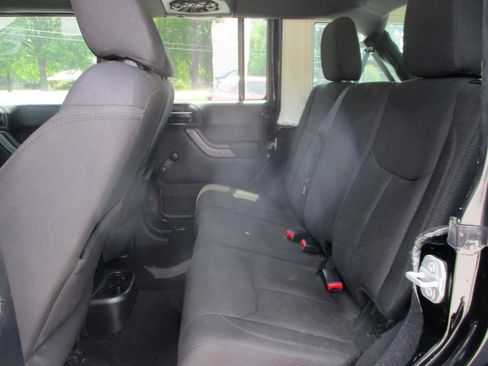 Used 2014 Jeep Wrangler Unlimited Sport AWD/4WD image 12