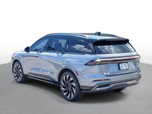 Used 2024 Lincoln Nautilus Reserve w/ Equipment Group 202A AWD/4WD image 6