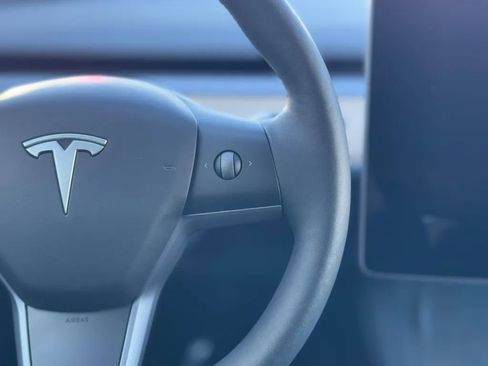 Used 2023 Tesla Model Y Long Range image 23