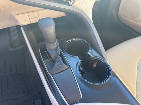 Used 2018 Toyota Camry L image 21