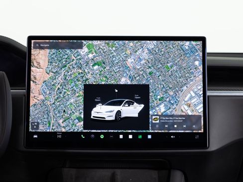 Used 2022 Tesla Model S Plaid image 33