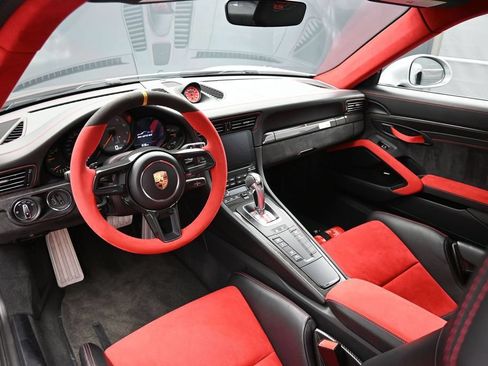 Used 2018 Porsche 911 GT2 RS RWD image 6