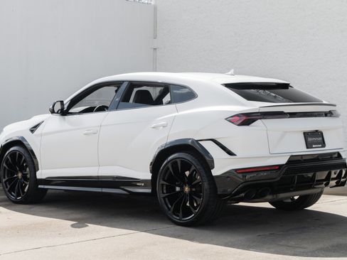 Used 2024 Lamborghini Urus S image 9