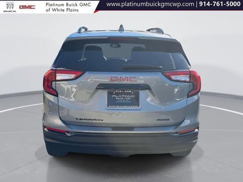 Used 2024 GMC Terrain SLE w/ Driver Convenience Package image 6
