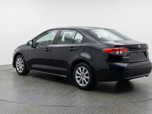 Used 2025 Toyota Corolla LE FWD image 6