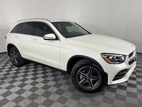 Certified 2022 Mercedes-Benz GLC 300 4MATIC image 2