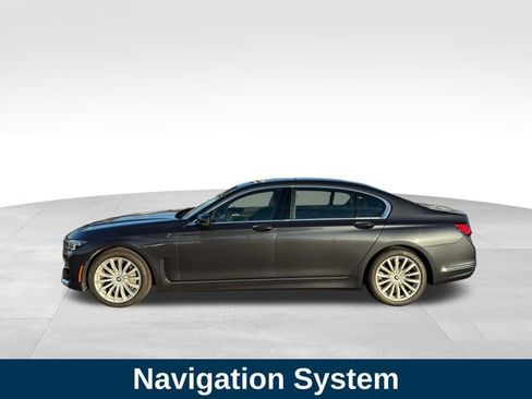 Used 2020 BMW 740i w/ Premium Package image 2