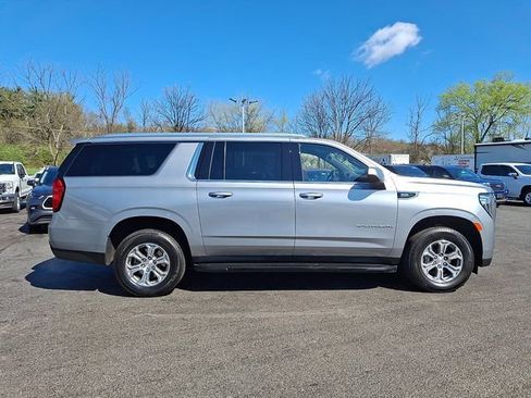 Used 2024 GMC Yukon XL SLE w/ Max Trailering Package AWD/4WD image 11