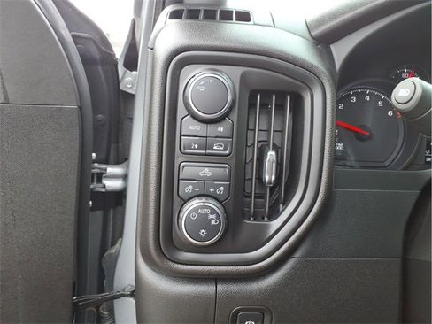 Used 2024 Chevrolet Silverado 1500 Custom image 21