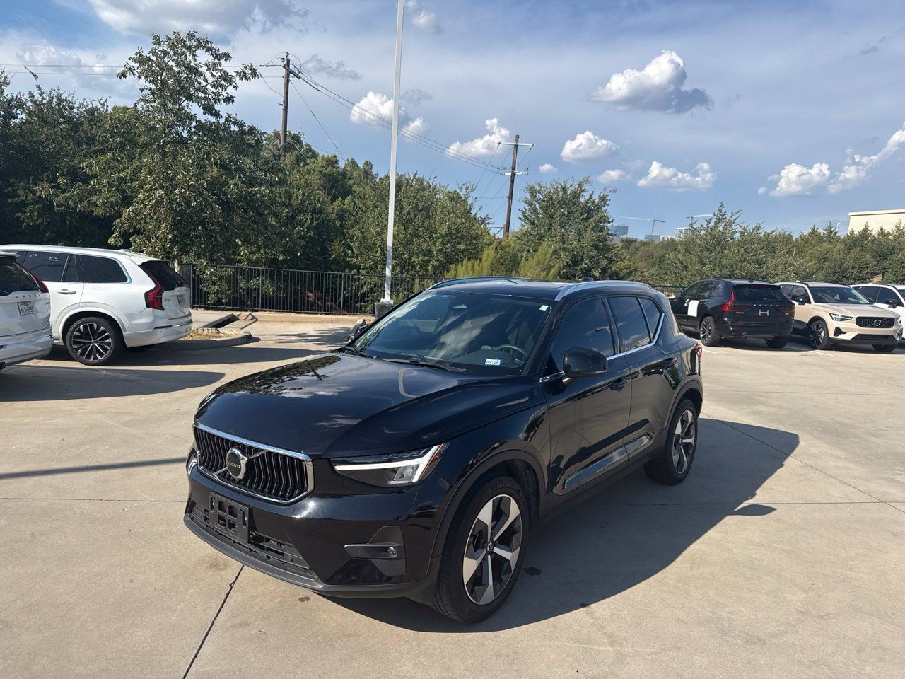 Used 2023 Volvo XC40 B5 Plus w/ Protection Package Premier AWD/4WD 360° Tour