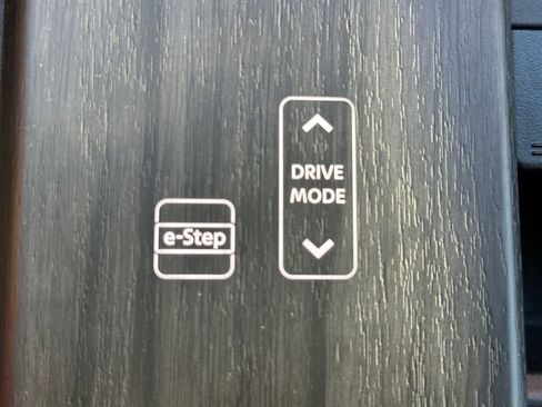 Used 2023 Nissan Ariya Engage image 39