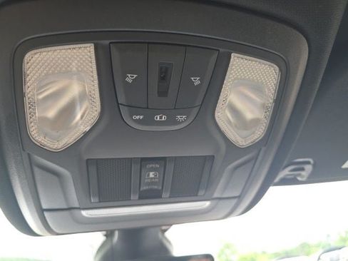 Used 2020 RAM 1500 Big Horn AWD/4WD image 22
