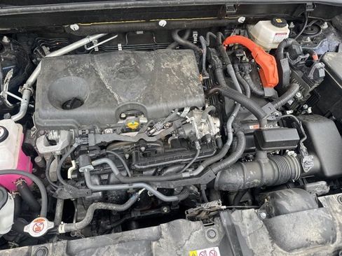 Used 2024 Toyota Venza LE image 25