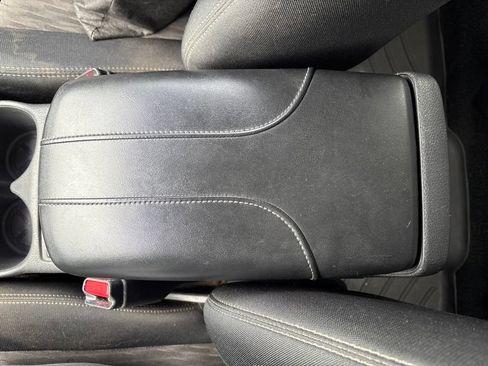 Used 2018 Nissan Rogue SV FWD image 41