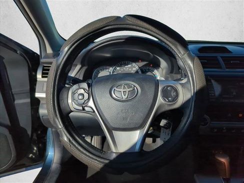 Used 2014 Toyota Camry SE image 15