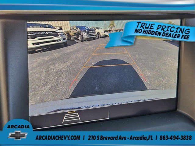 Used 2023 GMC Acadia SLE w/ Driver Convenience Package FWD image 23
