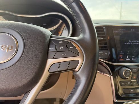 Used 2020 Jeep Grand Cherokee Limited image 18