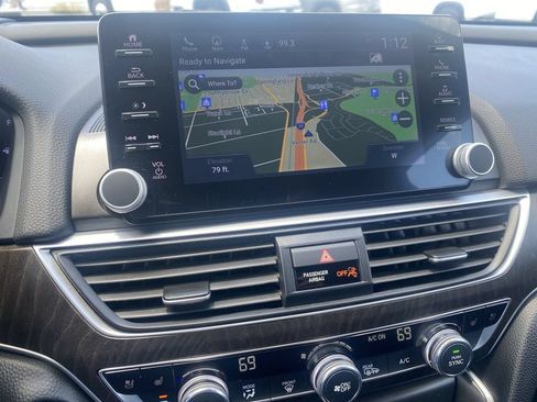 Used 2021 Honda Accord Touring image 14