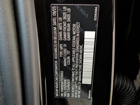 Used 2026 Volvo XC40 B4 Core w/ Climate Package FWD image 20