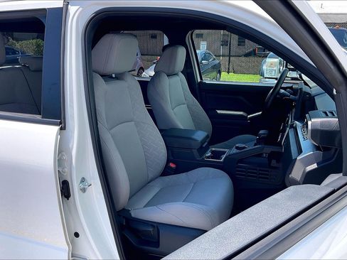 Used 2024 Toyota Tacoma SR5 AWD/4WD image 9