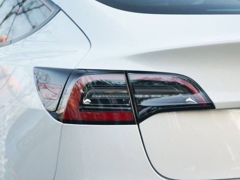 Used 2021 Tesla Model 3 Standard Range Plus image 20