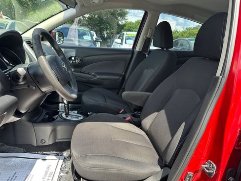 Used 2014 Nissan Versa SV FWD image 10