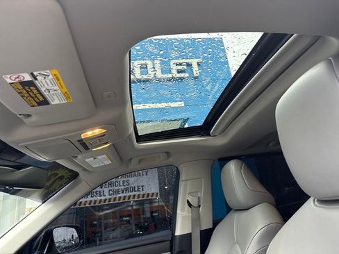 Used 2023 Toyota Highlander XLE image 25