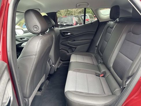 Used 2024 Chevrolet Trax LT image 13