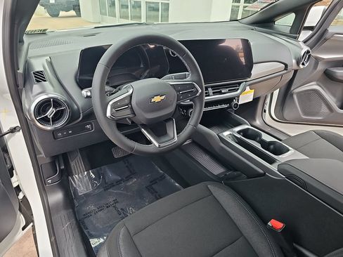 New 2026 Chevrolet Equinox EV LT w/ Comfort Package FWD image 15